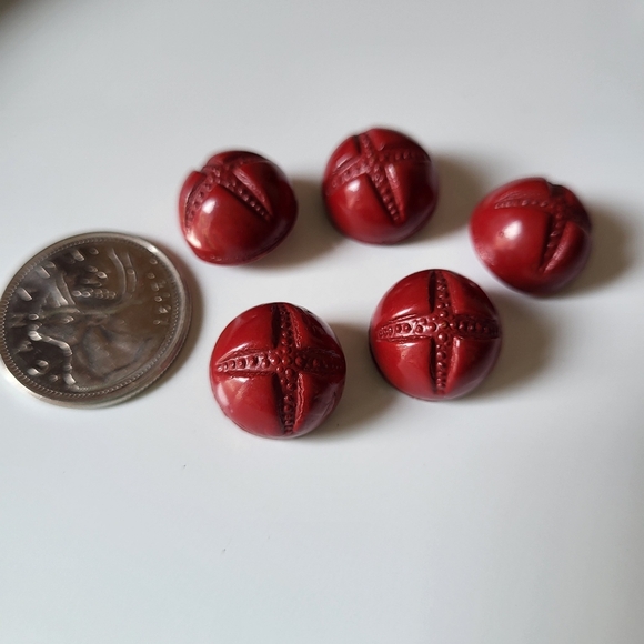 Vintage Red Domed Plastic Sewing Buttons X Design ~ Five - Picture 8 of 10